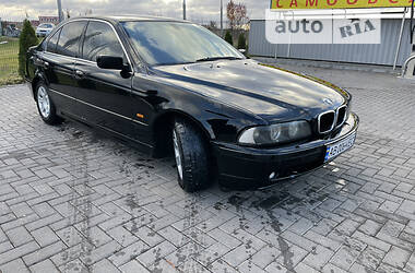 Седан BMW 5 Series 2000 в Гайсине