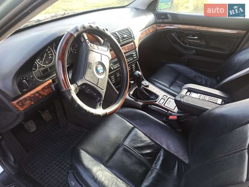 Седан BMW 5 Series 1999 в Каменке-Бугской