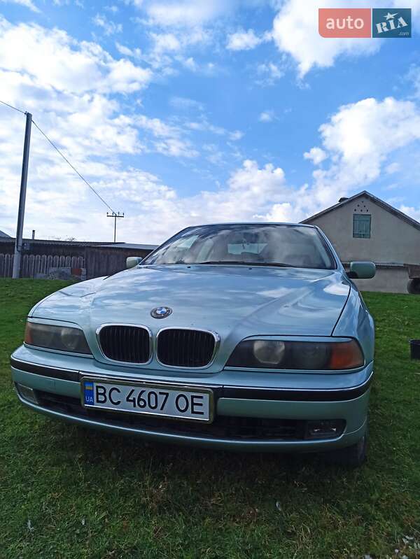 Седан BMW 5 Series 1999 в Каменке-Бугской