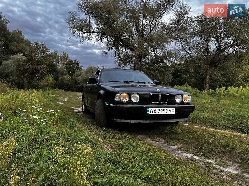 Седан BMW 5 Series 1991 в Харькове
