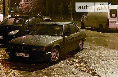 Седан BMW 5 Series 1993 в 