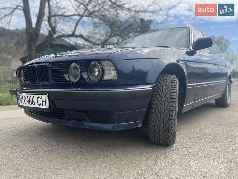 Седан BMW 5 Series 1989 в Сколе