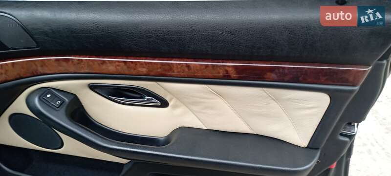 Седан BMW 5 Series 2000 в Львове