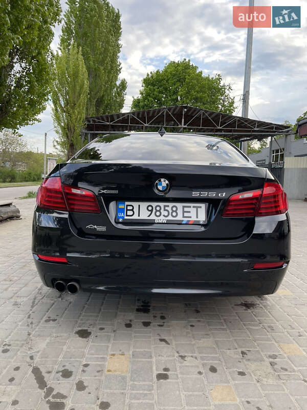 Седан BMW 5 Series 2015 в Хмільнику