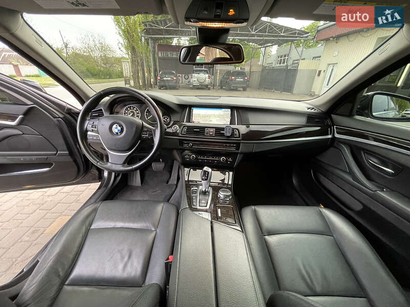 Седан BMW 5 Series 2015 в Хмільнику