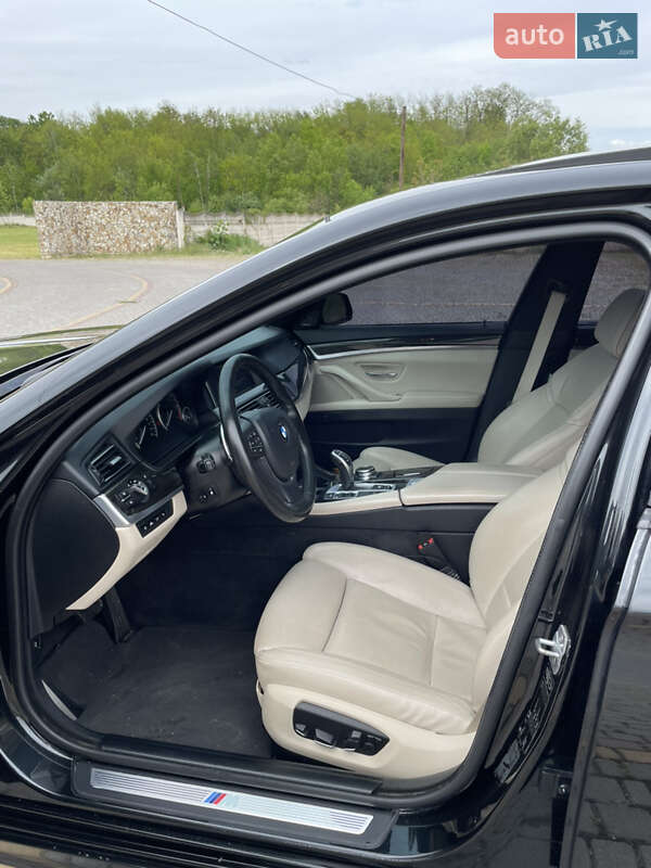 Седан BMW 5 Series 2013 в Іршаві