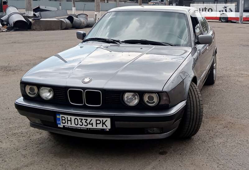 Седан BMW 5 Series 1991 в Одессе