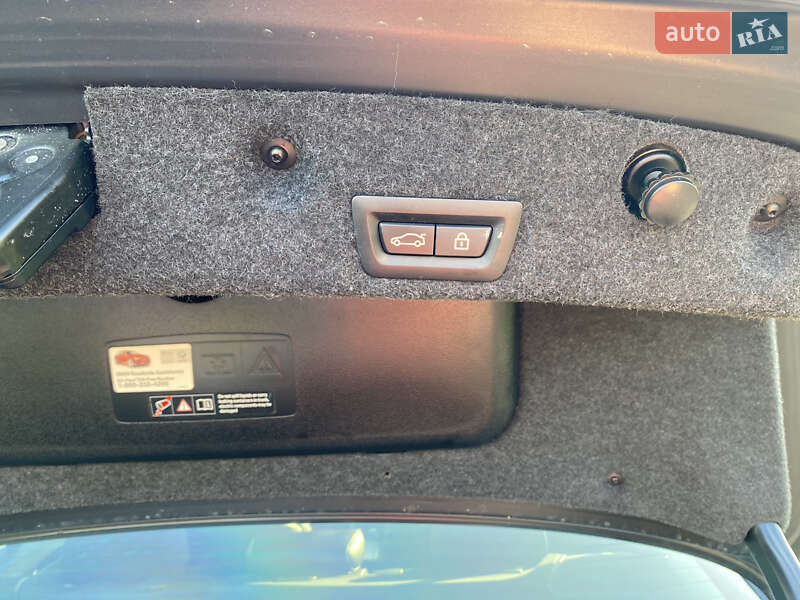 Седан BMW 5 Series 2012 в Трускавці