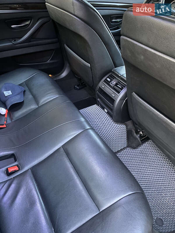 Седан BMW 5 Series 2013 в Стрию