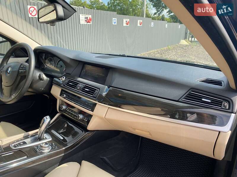 Седан BMW 5 Series 2012 в Львове