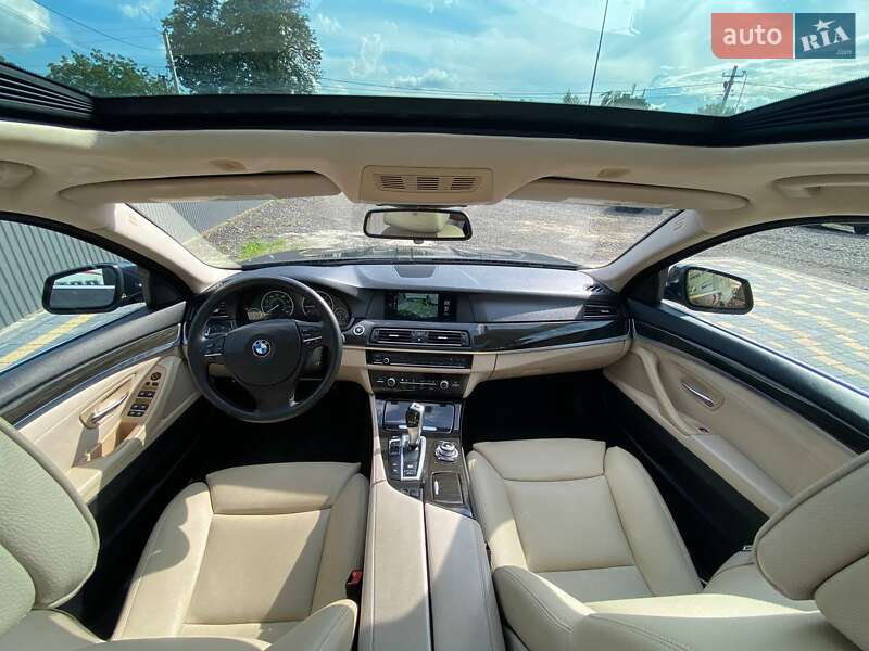 Седан BMW 5 Series 2012 в Львове