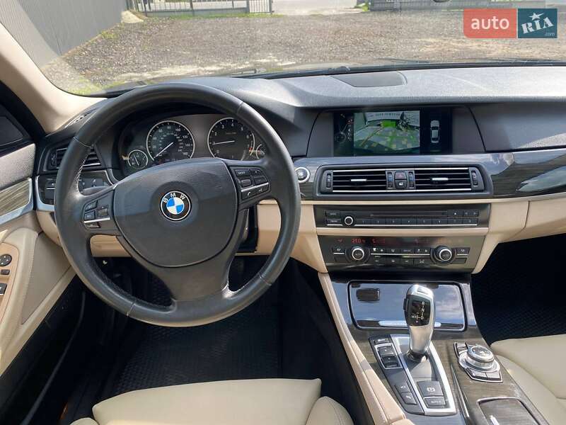 Седан BMW 5 Series 2012 в Львове