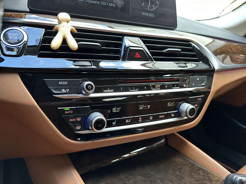 Седан BMW 5 Series 2017 в Тячеве