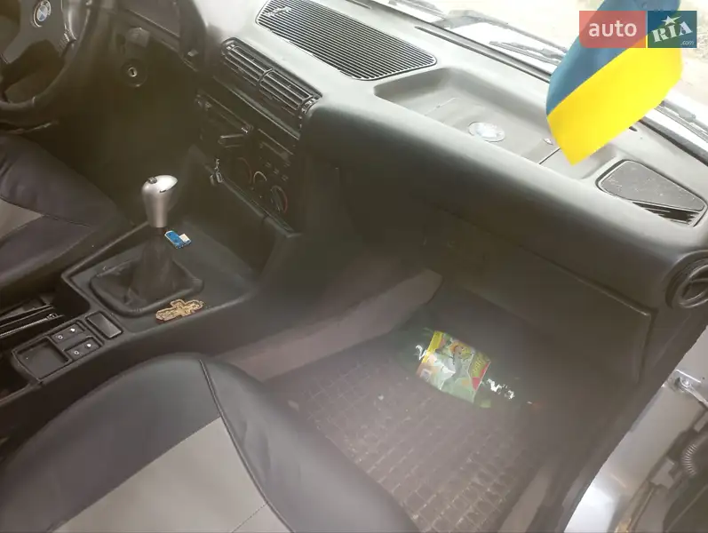 BMW 5 Series 1991 VIN WBAHA11000BA10889 фото оголошення 10 з 39