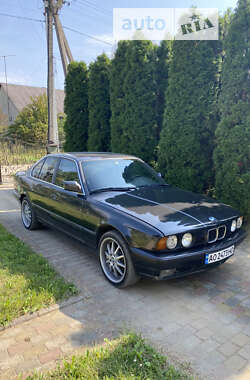 Седан BMW 5 Series 1992 в Хусті