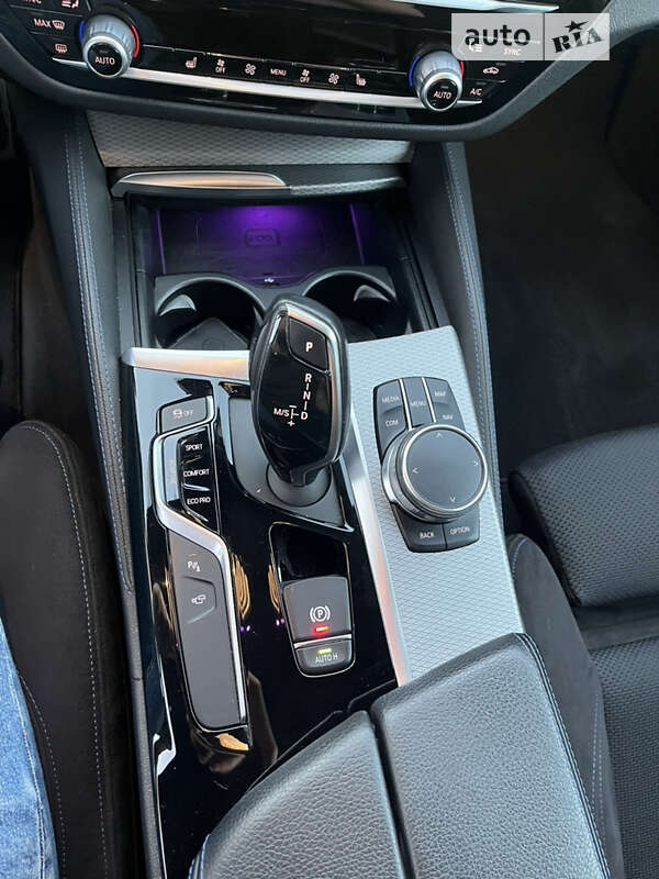 Седан BMW 5 Series 2017 в Львове