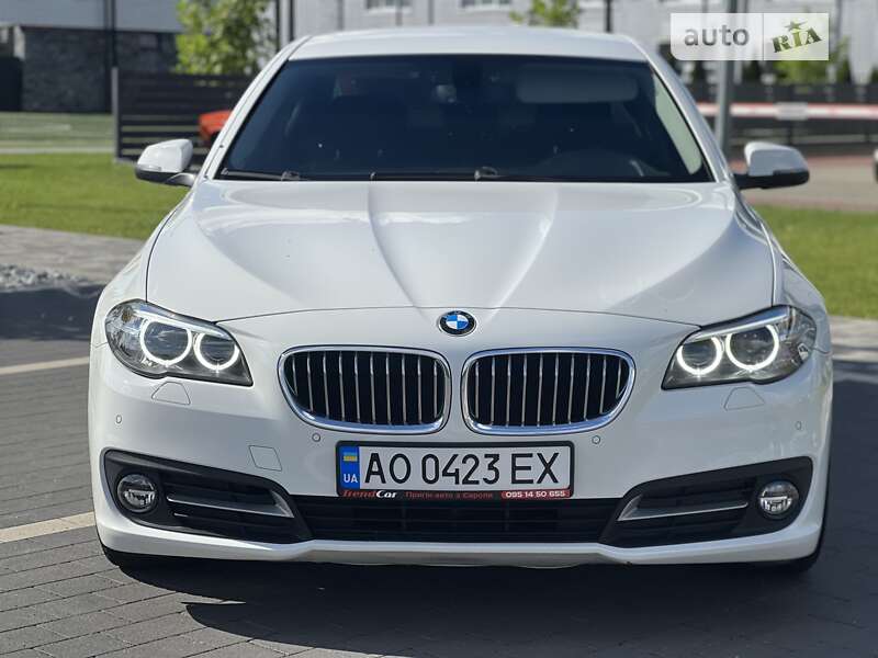 Седан BMW 5 Series 2016 в Мукачево