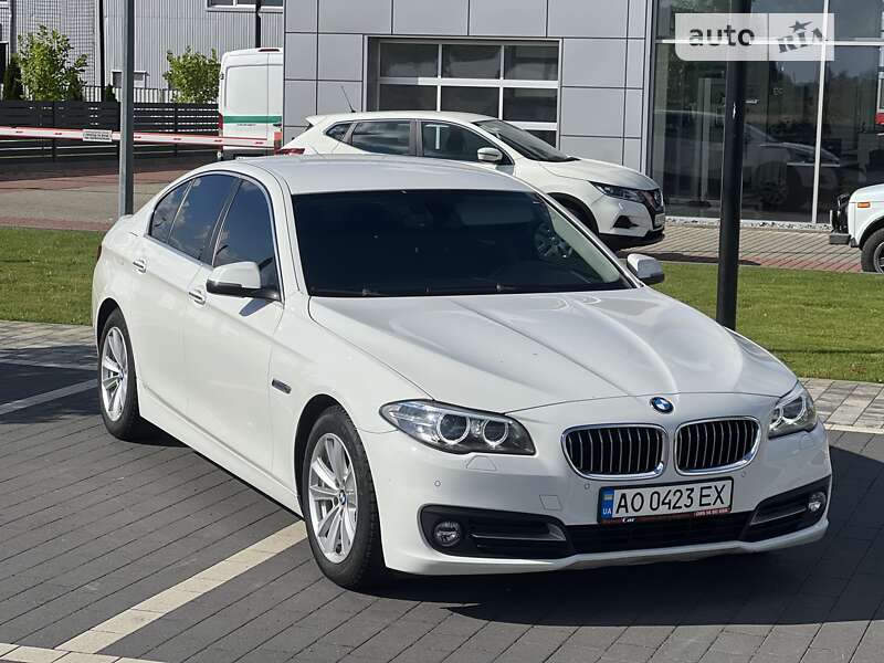 Седан BMW 5 Series 2016 в Мукачево