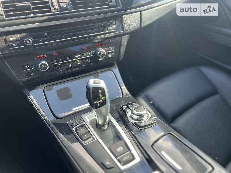 Седан BMW 5 Series 2016 в Мукачево