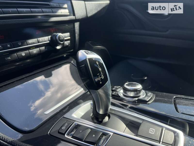 Седан BMW 5 Series 2016 в Мукачево