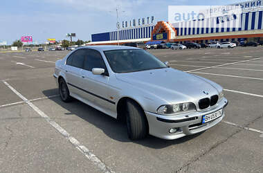 Седан BMW 5 Series 2000 в 