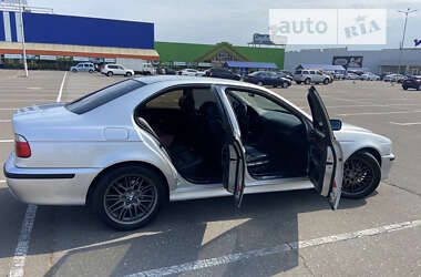 Седан BMW 5 Series 2000 в 