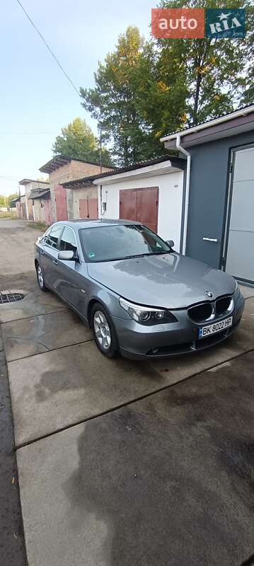 Седан BMW 5 Series 2004 в Костопілі