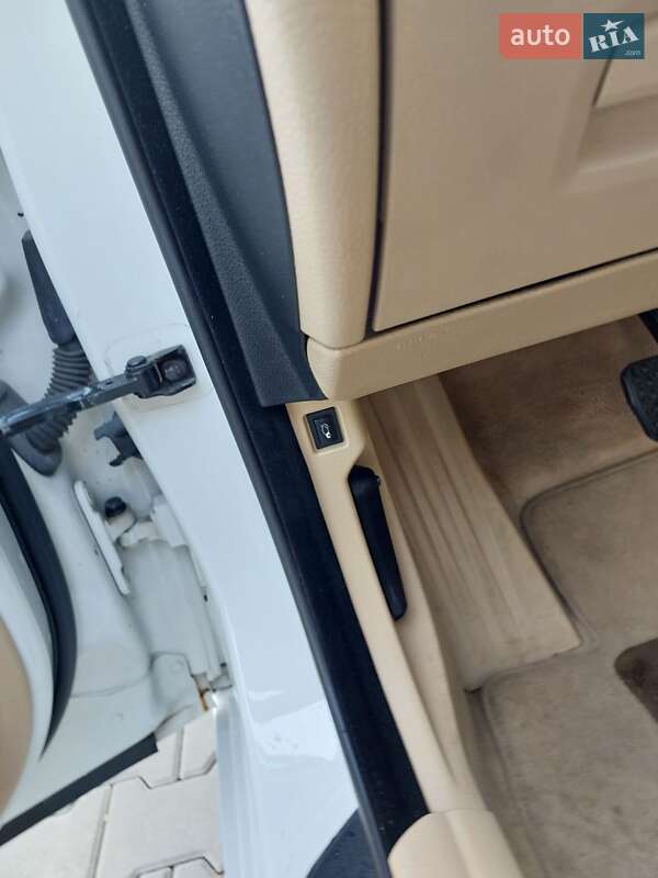 Седан BMW 5 Series 2012 в Черновцах