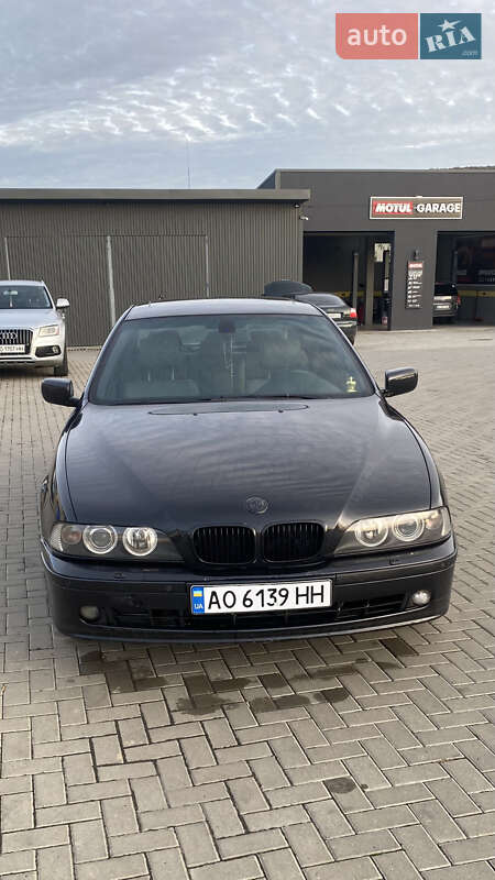 Седан BMW 5 Series 2001 в Ужгороді