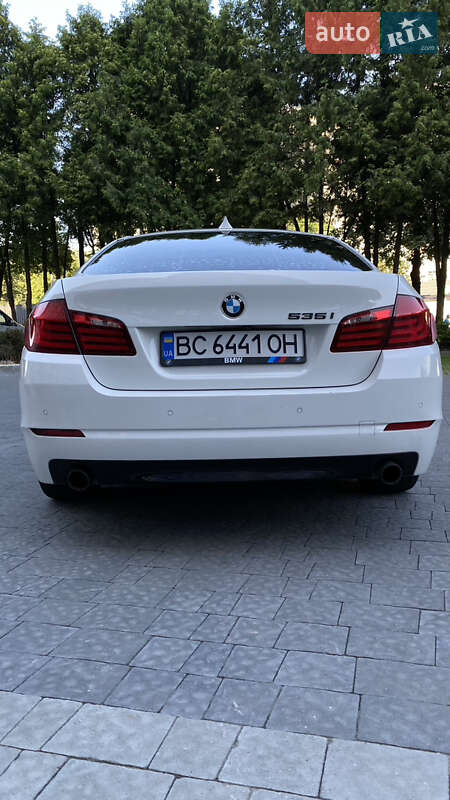 Седан BMW 5 Series 2010 в Львові