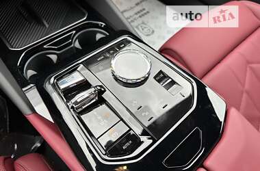 Седан BMW 5 Series 2023 в 