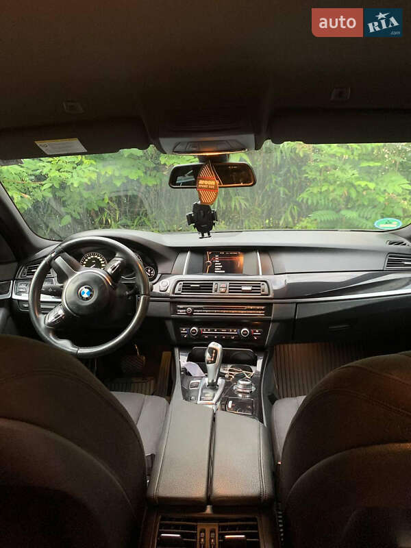 Седан BMW 5 Series 2013 в Чернівцях