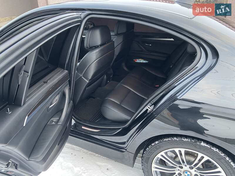 Седан BMW 5 Series 2010 в Тячеве фото 5 Седан BMW 5 Series 2010 в Тячеве