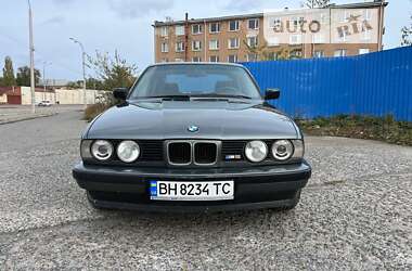 Седан BMW 5 Series 1989 в Одессе