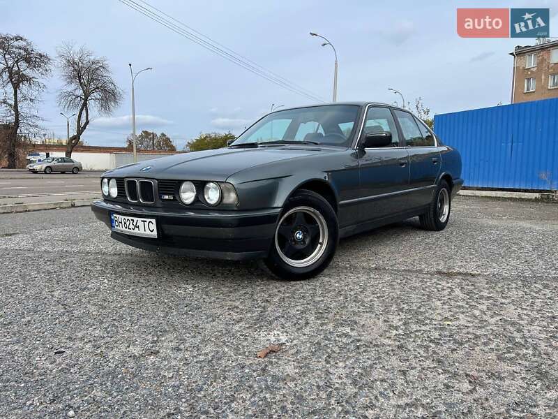Седан BMW 5 Series 1989 в Одессе