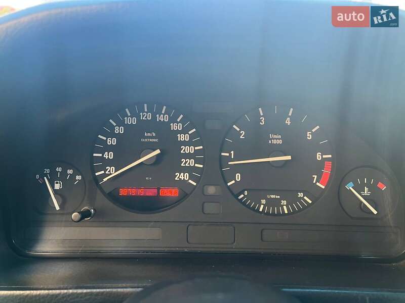 Седан BMW 5 Series 1989 в Одессе