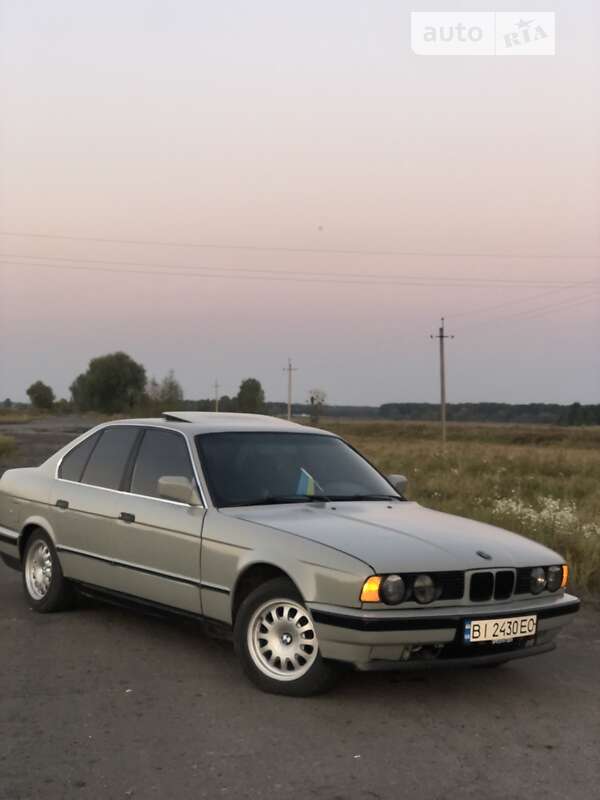 Седан BMW 5 Series 1990 в Валках