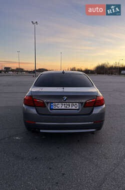 Седан BMW 5 Series 2012 в 