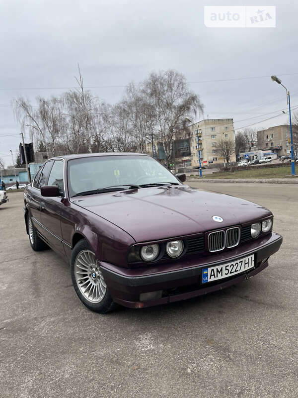 Седан BMW 5 Series 1993 в Житомирі