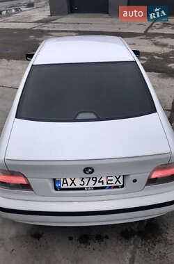 Седан BMW 5 Series 2000 в Харькове