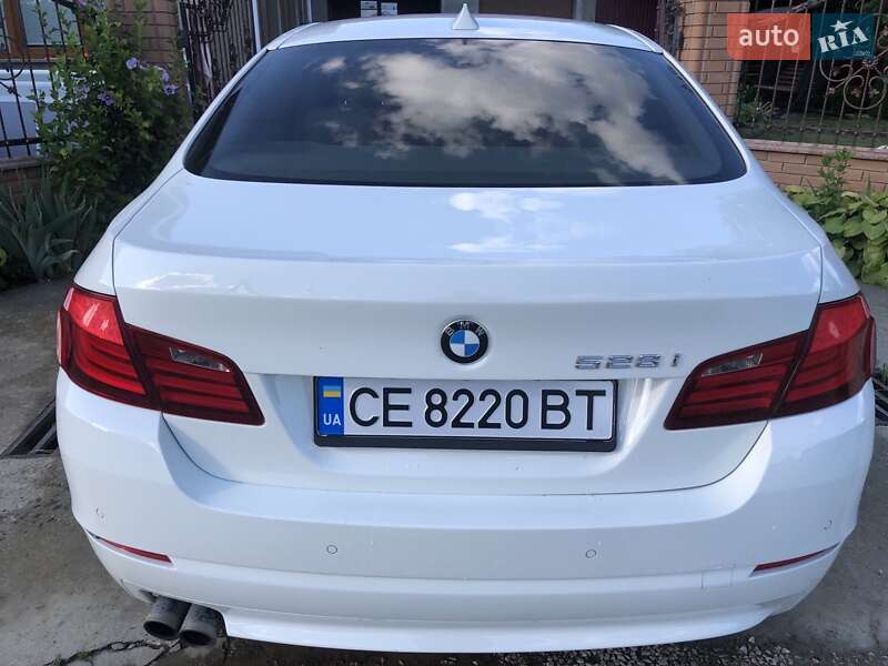 Седан BMW 5 Series 2012 в Сторожинці