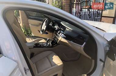 Седан BMW 5 Series 2012 в Сторожинце