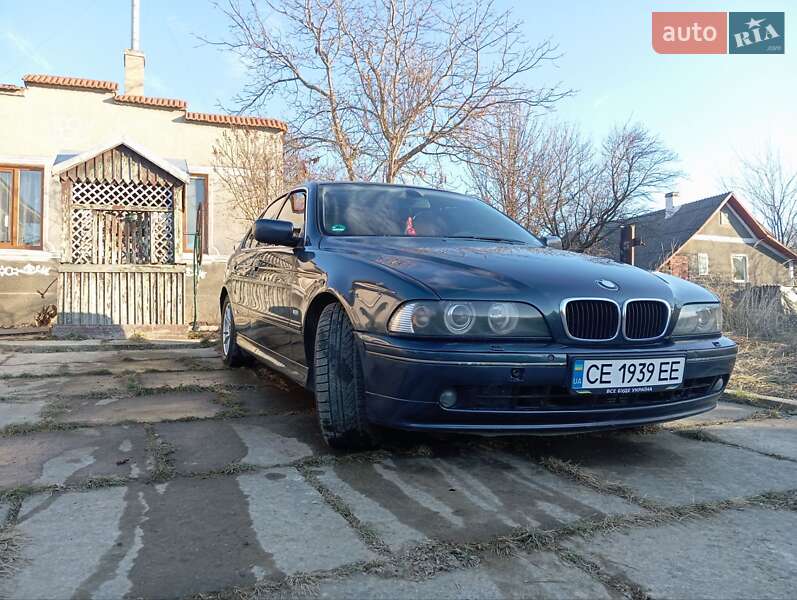 Седан BMW 5 Series 2002 в Глыбокой