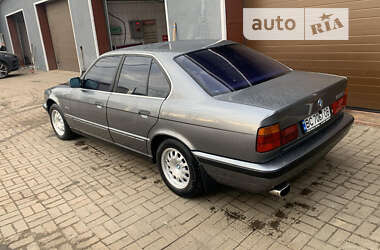 Седан BMW 5 Series 1990 в Стрию