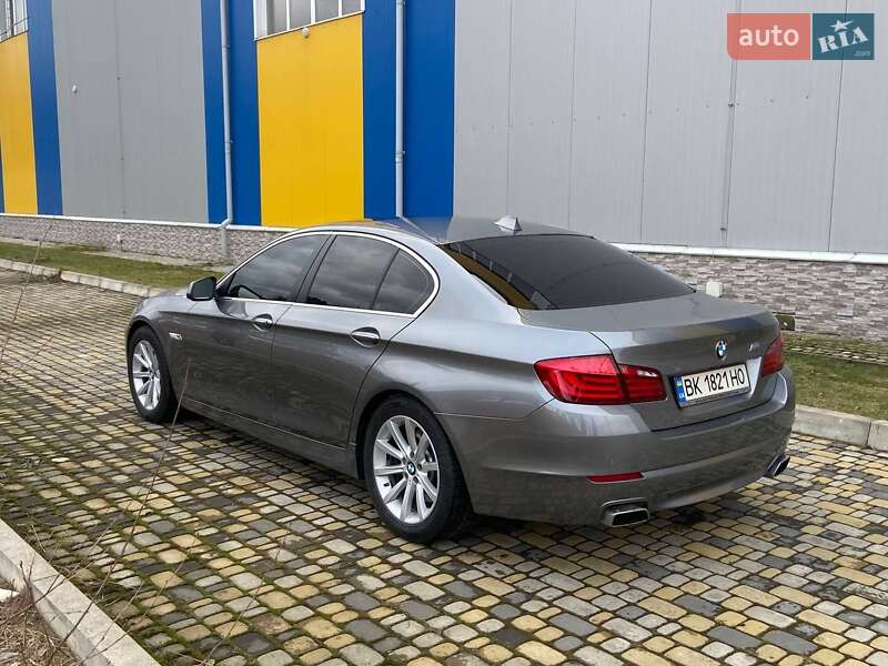 Седан BMW 5 Series 2011 в Сарнах