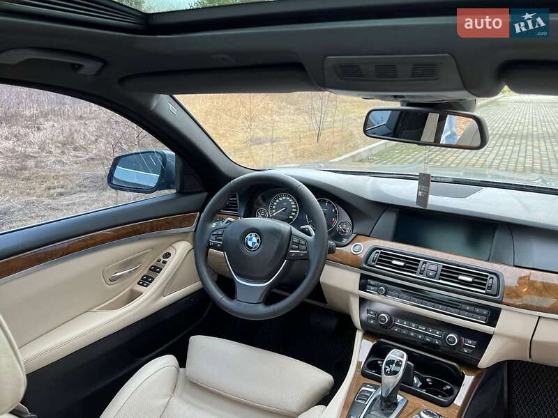 Седан BMW 5 Series 2011 в Сарнах