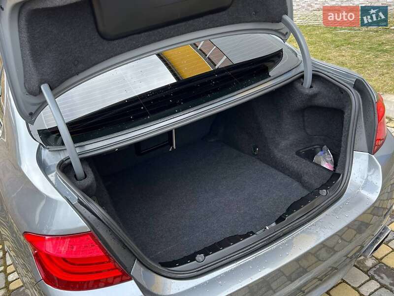 Седан BMW 5 Series 2011 в Сарнах