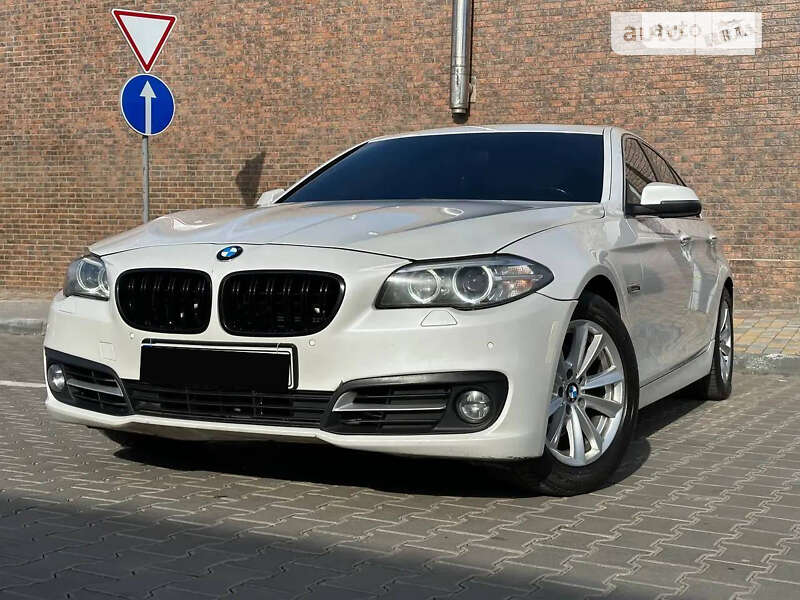 Седан BMW 5 Series 2015 в Кропивницькому