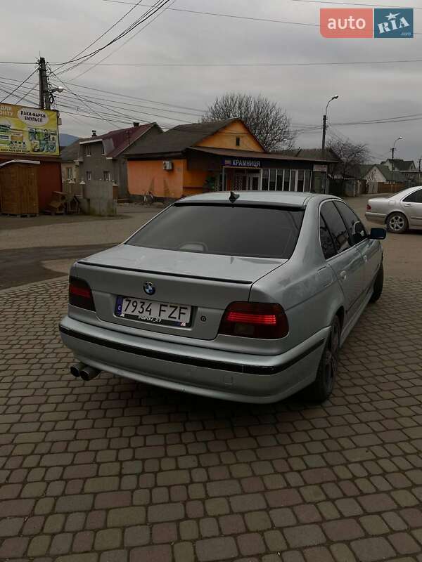 Седан BMW 5 Series 2003 в Тячеве
