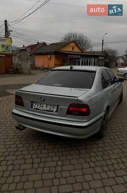 Седан BMW 5 Series 2003 в Тячеве